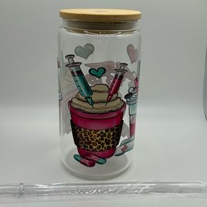 Glass Can Tumbler, 16 onzas, with bamboo Lid and Plastic Straw Included.